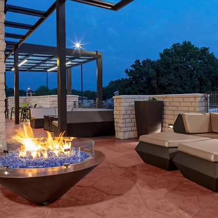 Springhill Suites By Marriott Kansas City Plaza Exterior photo